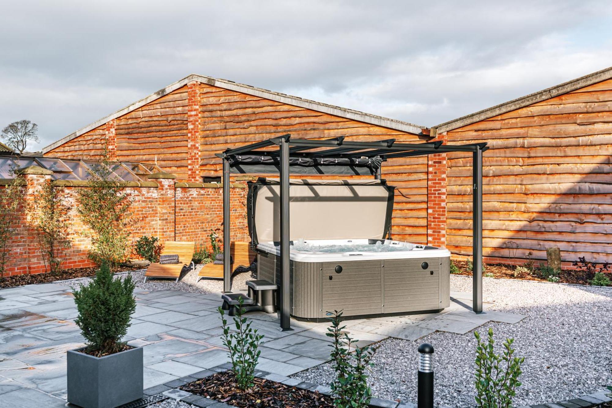 Pigeon House - Unique Barn With Private Garden, Hot Tub And Wood Burner Vila Shrewsbury Exterior foto